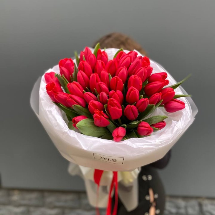 51 тюльпан "Любовь" в Красноярске