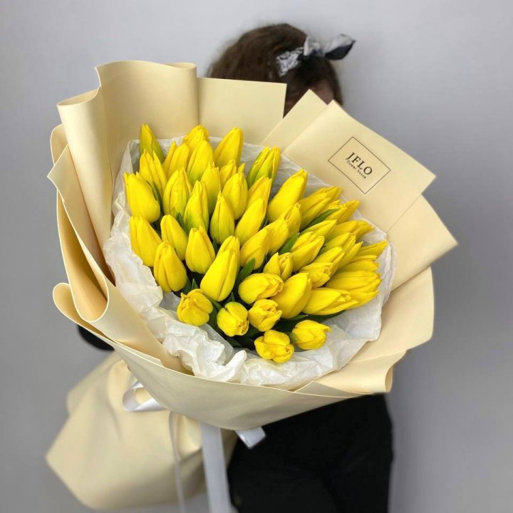 51 жёлтый тюльпан в Красноярске