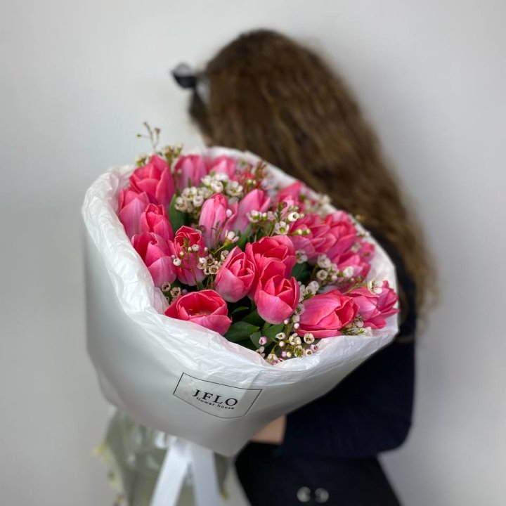 Дуо тюльпаны с хамелациумом в Красноярске