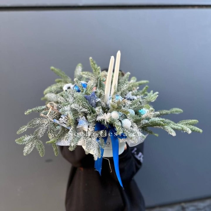 Новогодняя композиция в коробке  в Красноярске