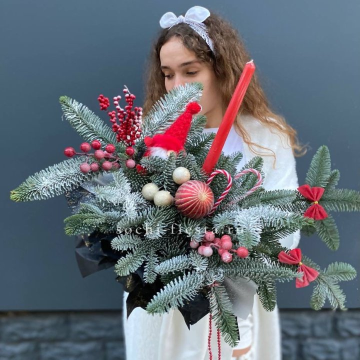 Композиция в бокале красная в Красноярске