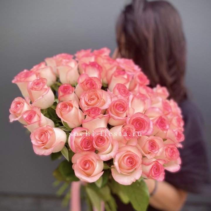 Охапка Роз Джумилия в Красноярске