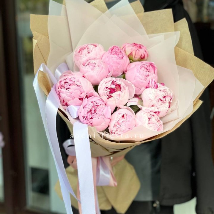 11 пионов в оформлении в Красноярске