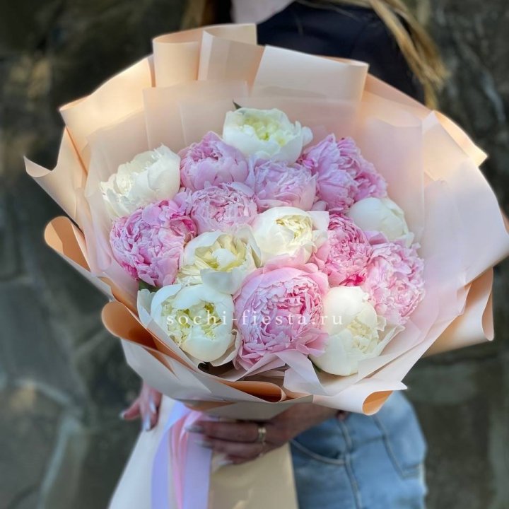 Букет 15 зефирных пионов в Красноярске