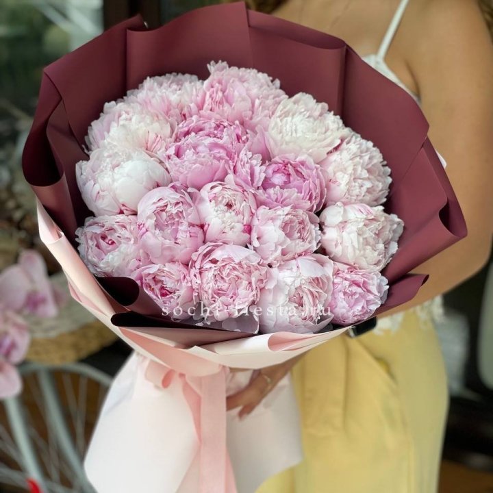 Букет 17 зефирных пионов в Красноярске