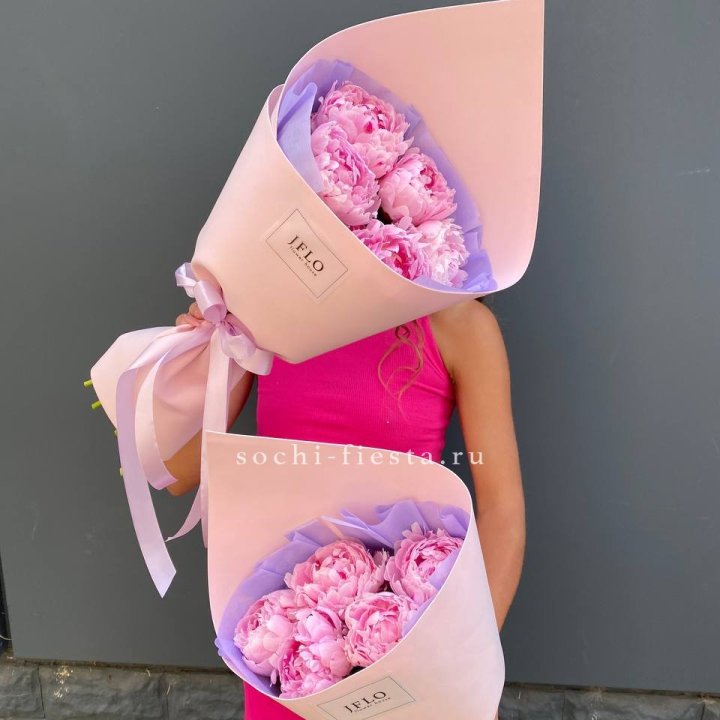 Букет из 5 пионов в Красноярске