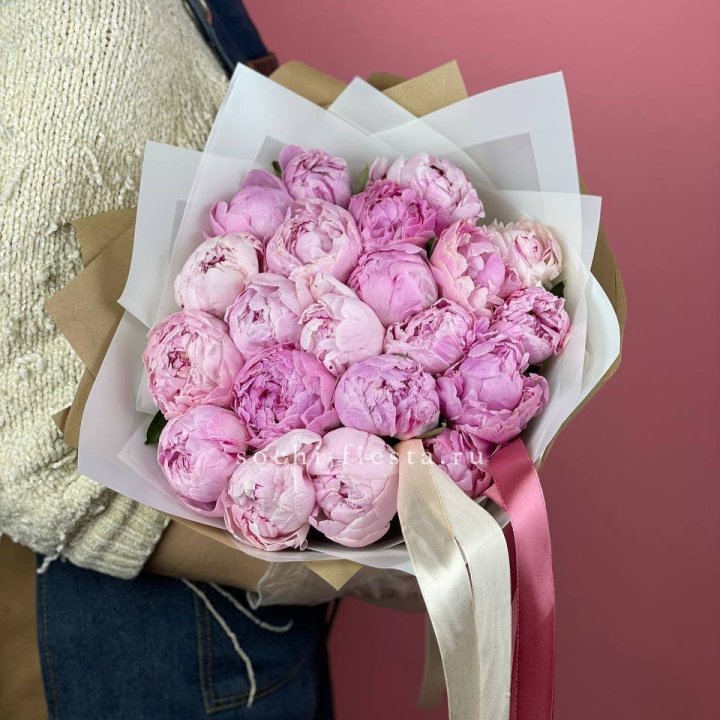 Букет из 21 пионов в Красноярске