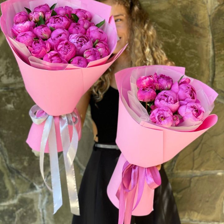 Букет ярких пионов  в Красноярске