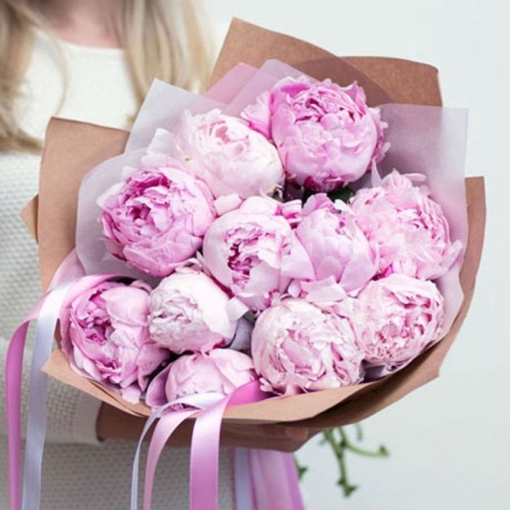 11 нежных пионов в Красноярске
