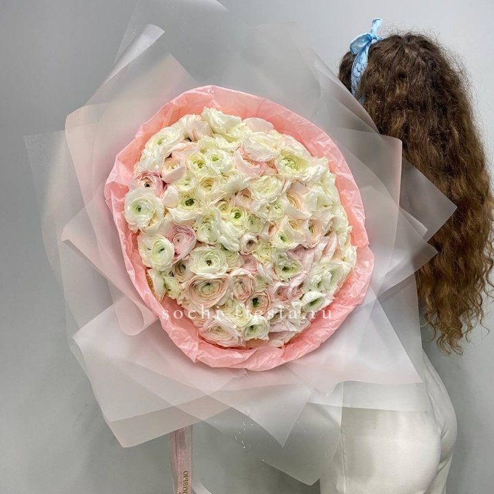 113 ранункулюсов  в Красноярске