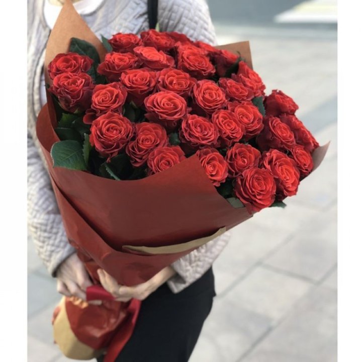 29 высоких роз  в Красноярске