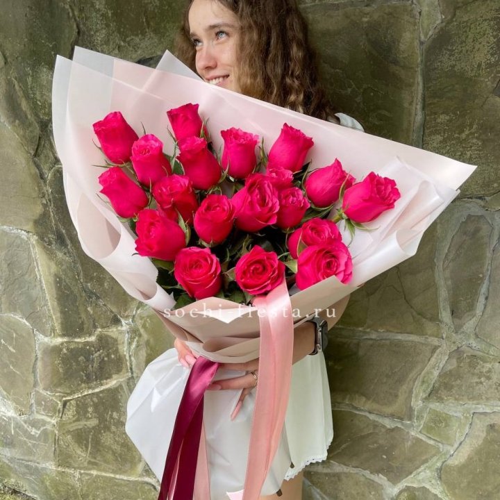 19 алых роз в Красноярске