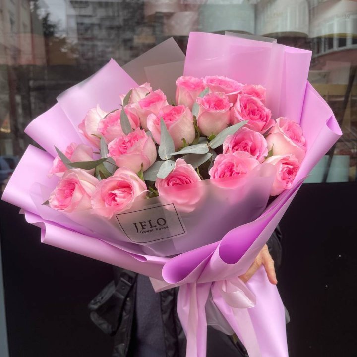  19 розовых роз в Красноярске