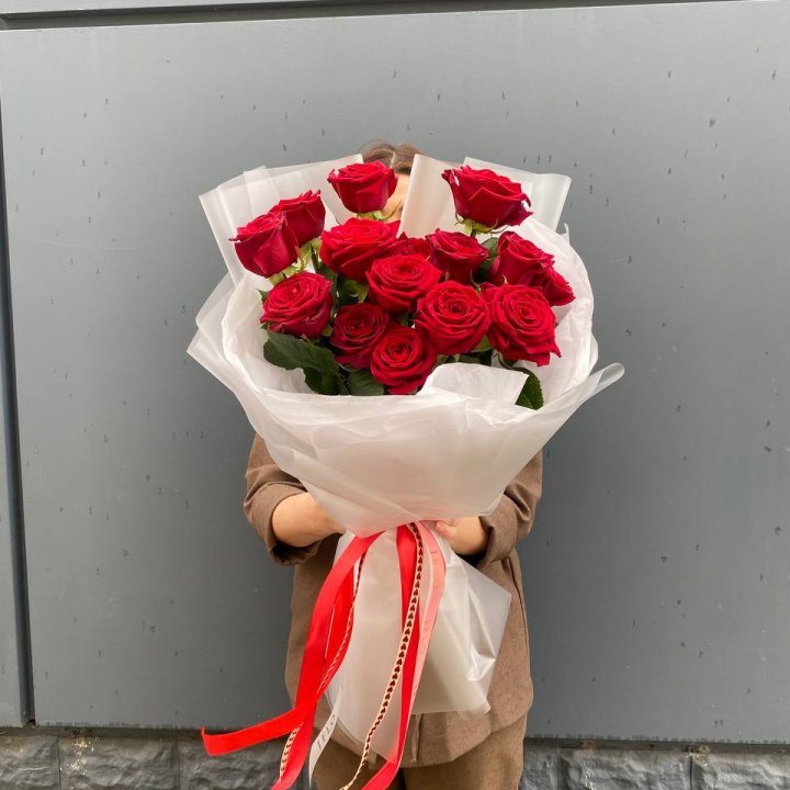 15 высоких роз  в Красноярске