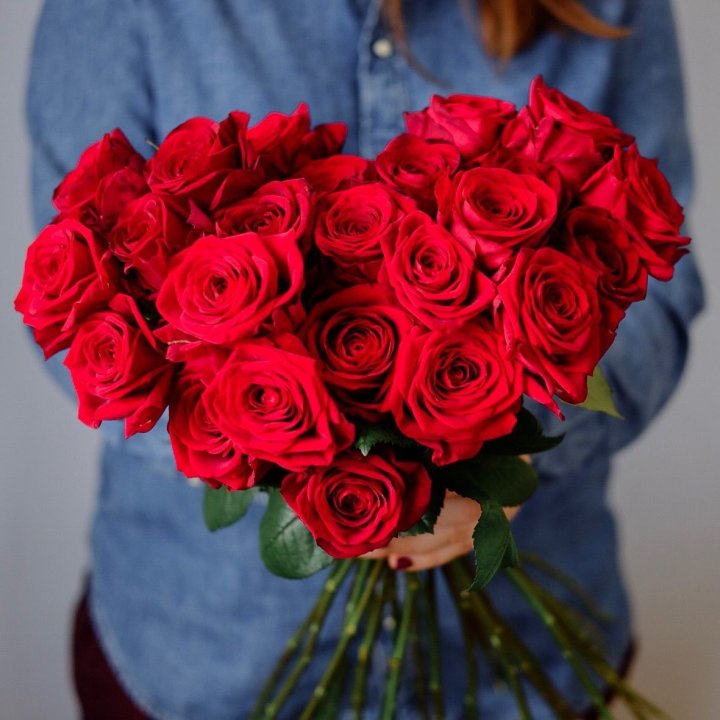 25 красных роз в Красноярске