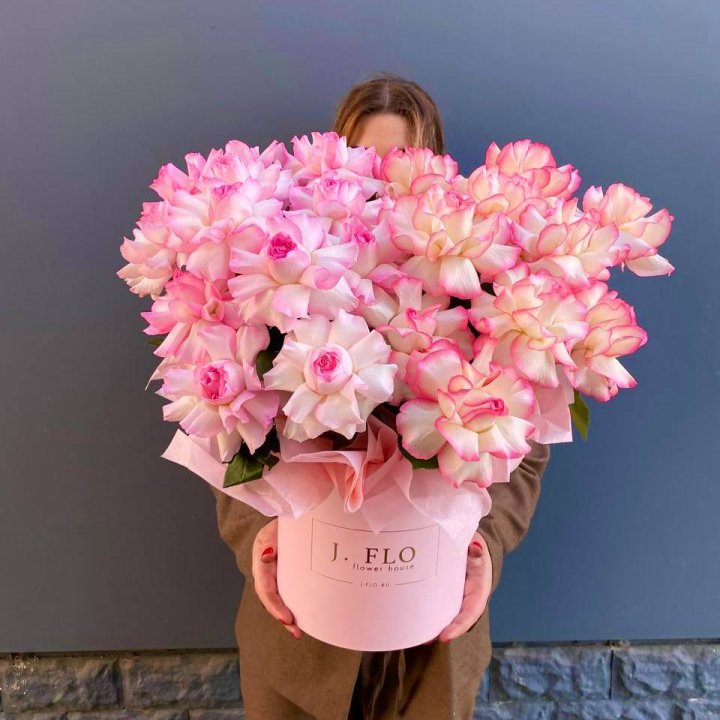 25 Французских роз микс в боксе в Красноярске