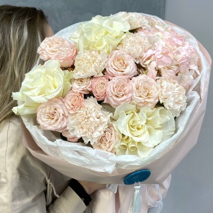 Дизайнерский букет "Джентел" в Красноярске