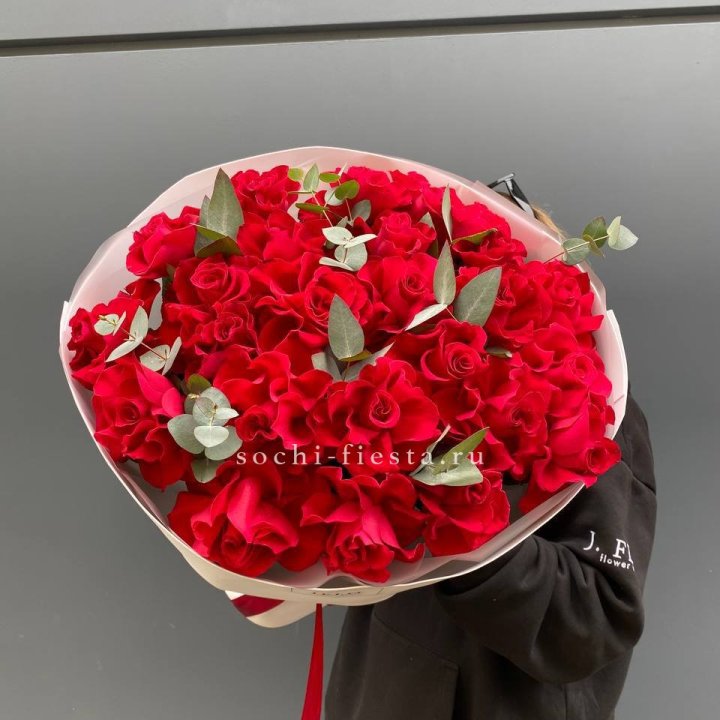 23 Красных французских роз в Красноярске