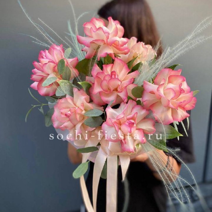 9 Французских роз Джумилия в боксе в Красноярске