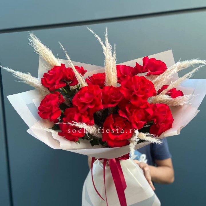 15 Красных французских розы в Красноярске