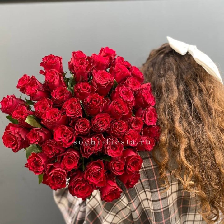 51 красная роза в Красноярске