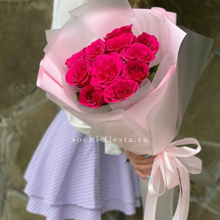 Букет алых роз в Красноярске
