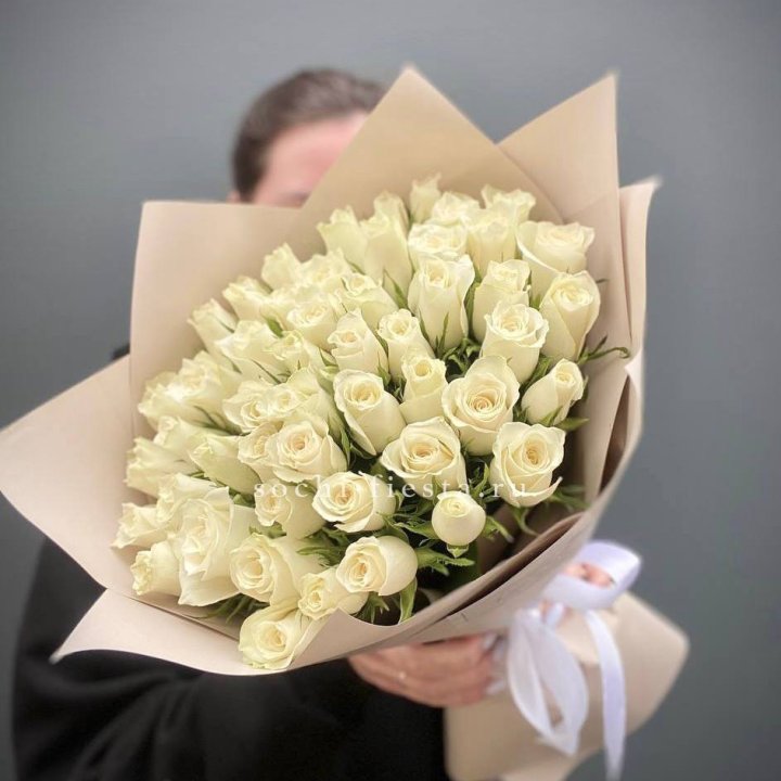 51 белая кенийская роза  в Красноярске