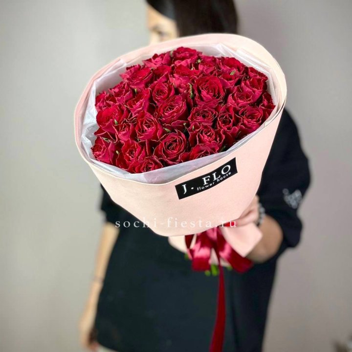 35 кенийских роз в Красноярске