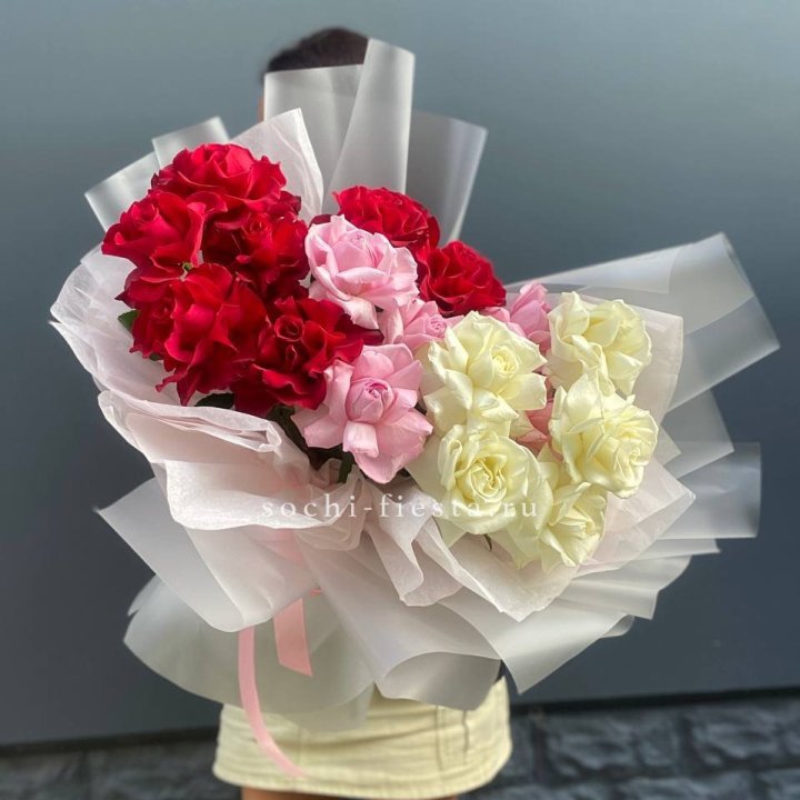 Микс из 17 роз в Красноярске
