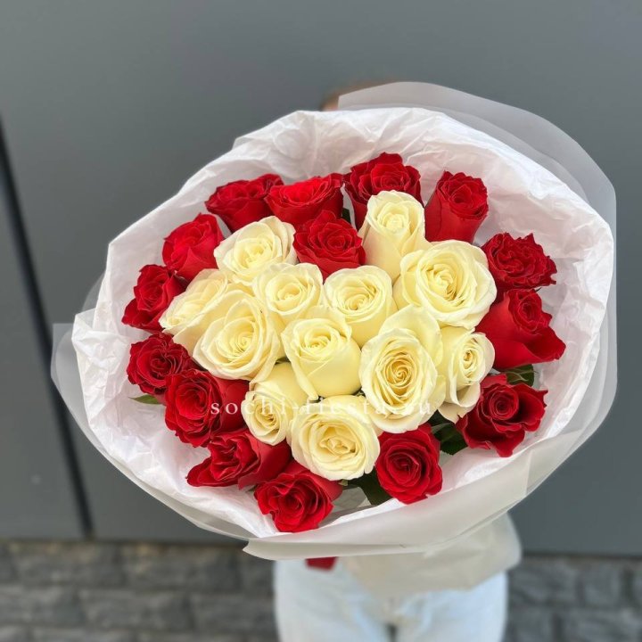 27 роз микс в Красноярске