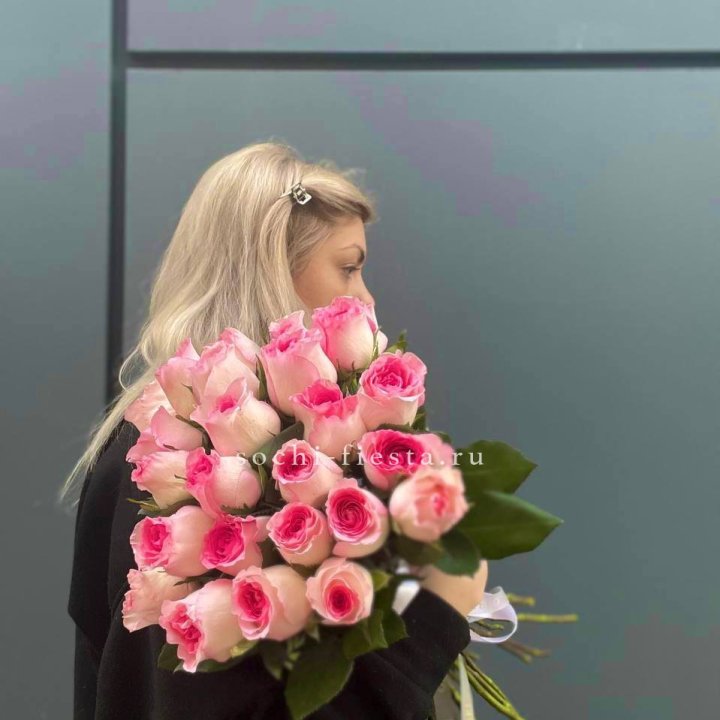  25 розовых роз в Красноярске