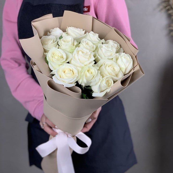 15 белых роз миракли в Красноярске
