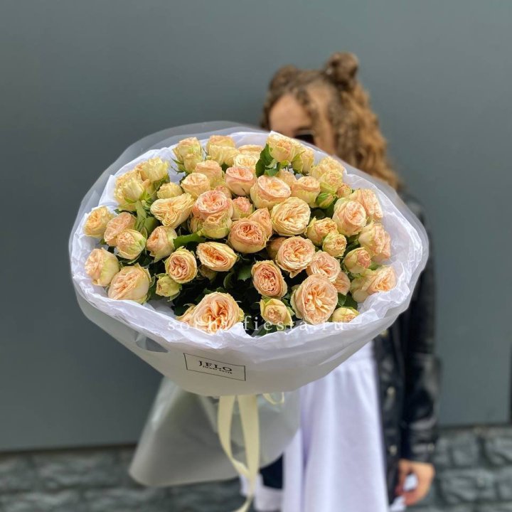 15 пионовидных роз в Красноярске