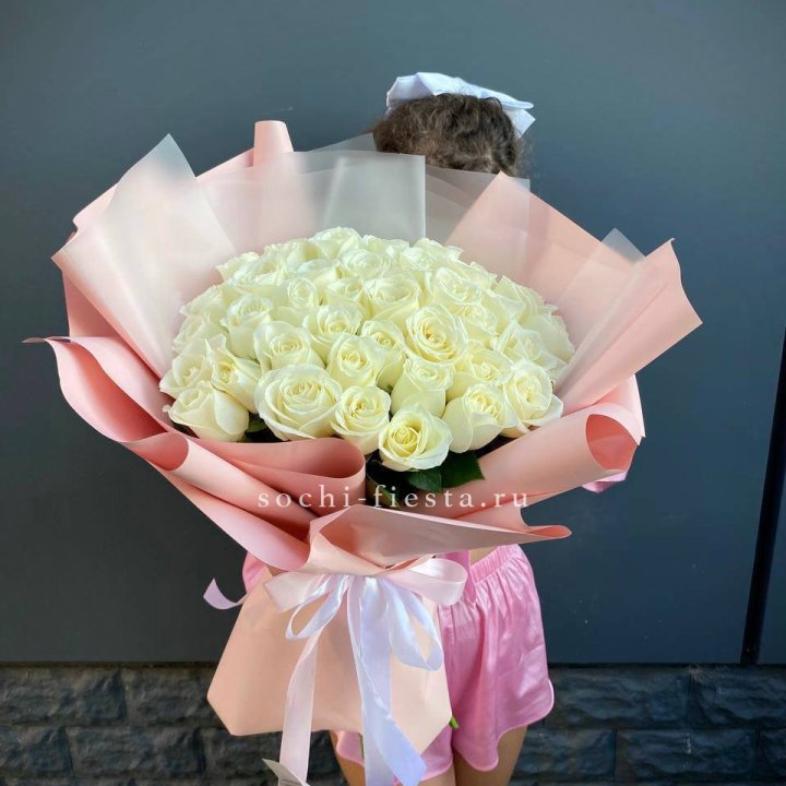 35 белых роз в Красноярске