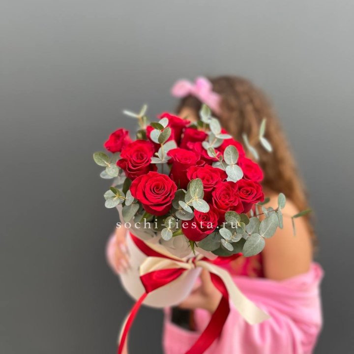 15 Красных роз в боксе №2 в Красноярске