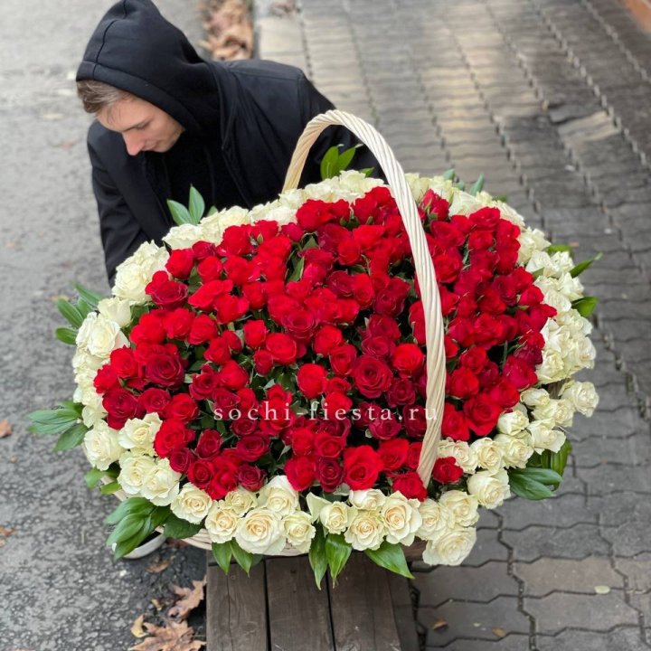 201  роза в корзине   в Красноярске