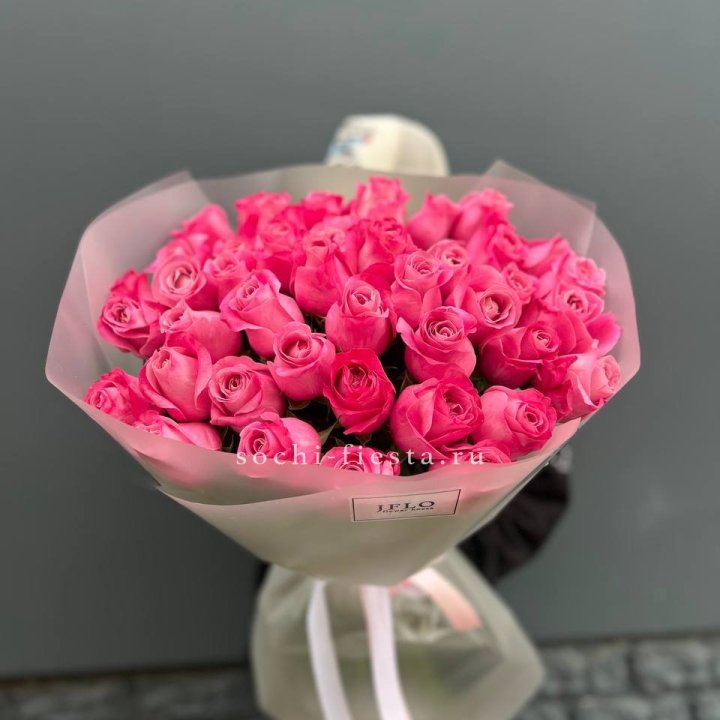 Роза малиновая в Красноярске