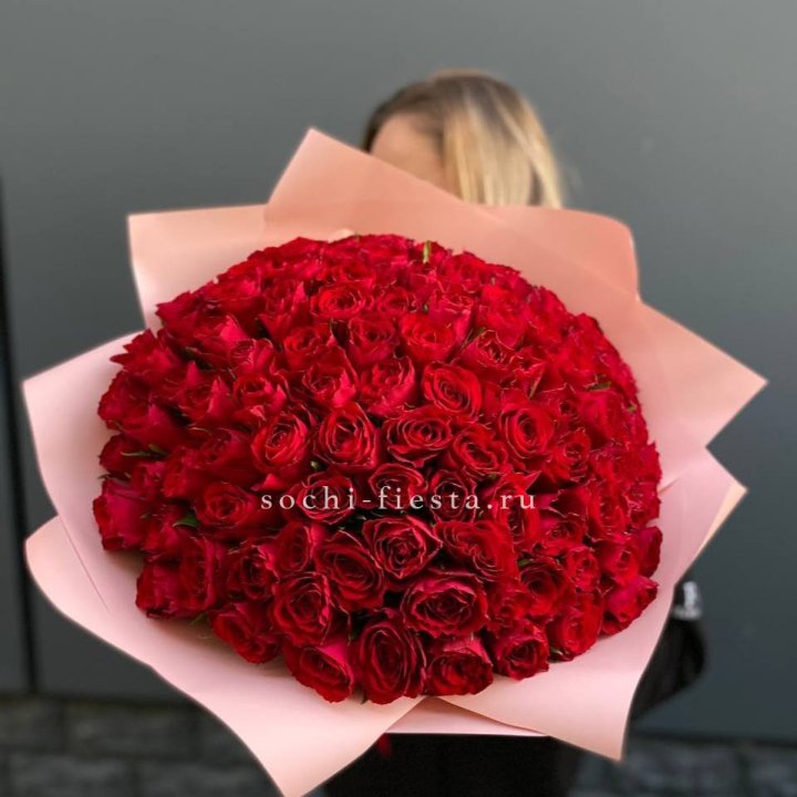 101 роза мадам ред в Красноярске