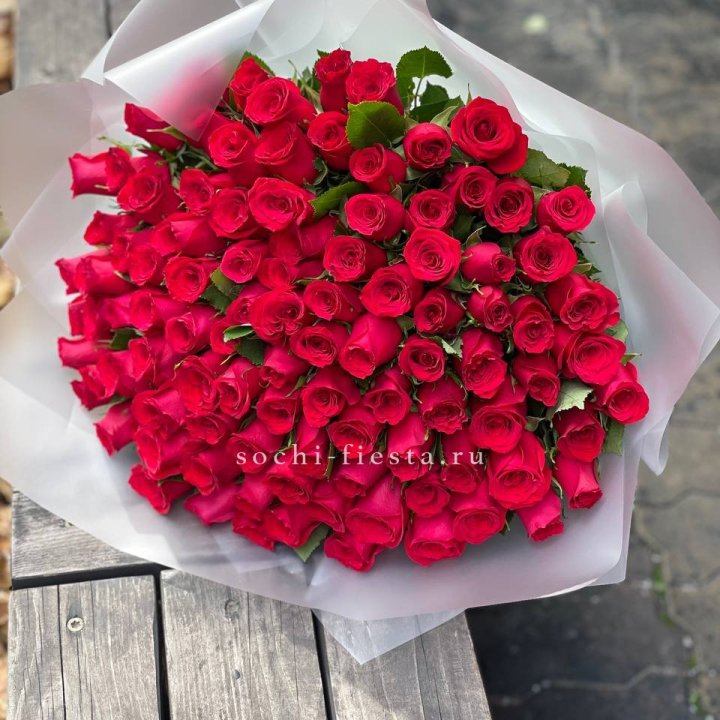 101 красная роза Лолита в Красноярске