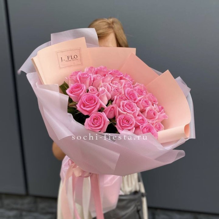 33 Розовые розы в Красноярске