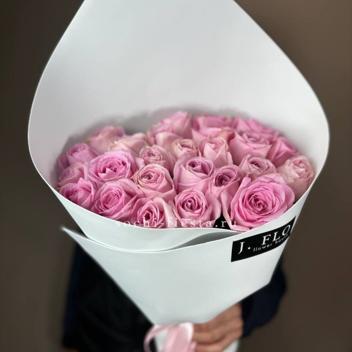 25 розовых роз в Красноярске