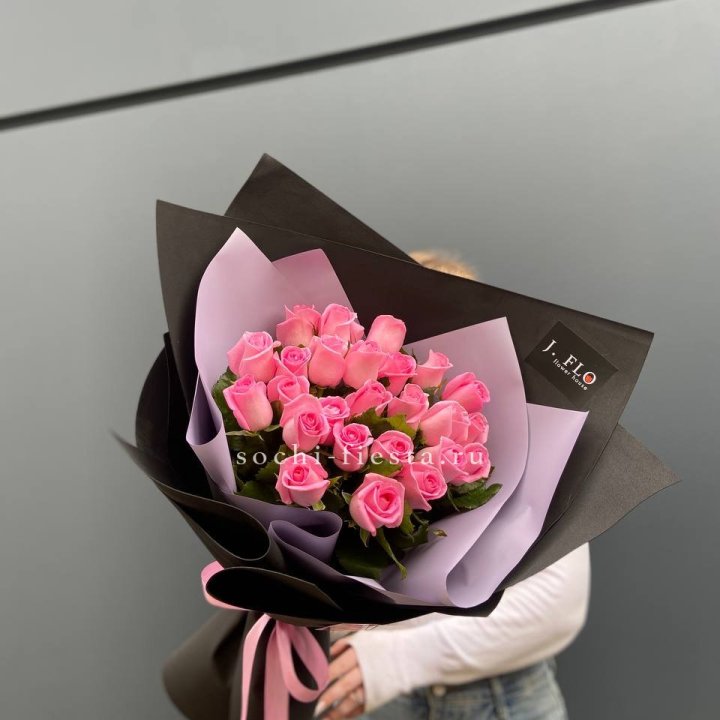 19 розовых роз  в Красноярске