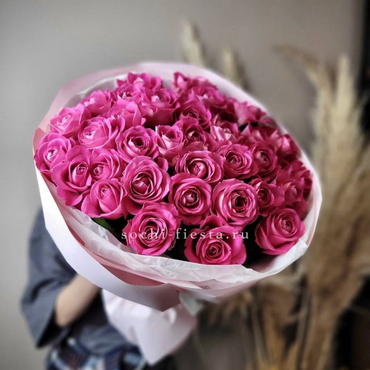 35 розовых роз  в Красноярске