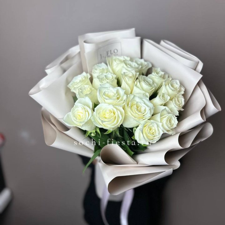 19 белых роз  в Красноярске