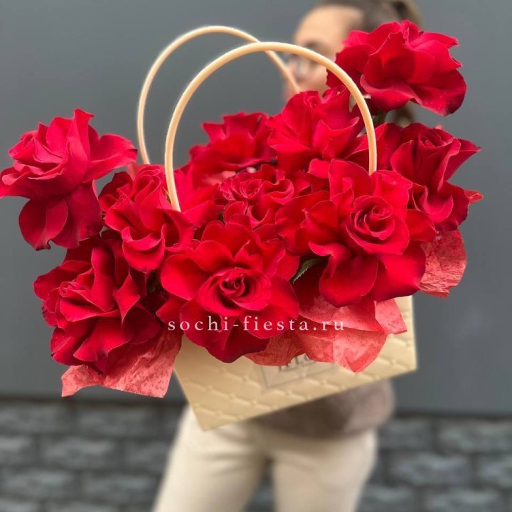 Французские розы в сумочке в Красноярске