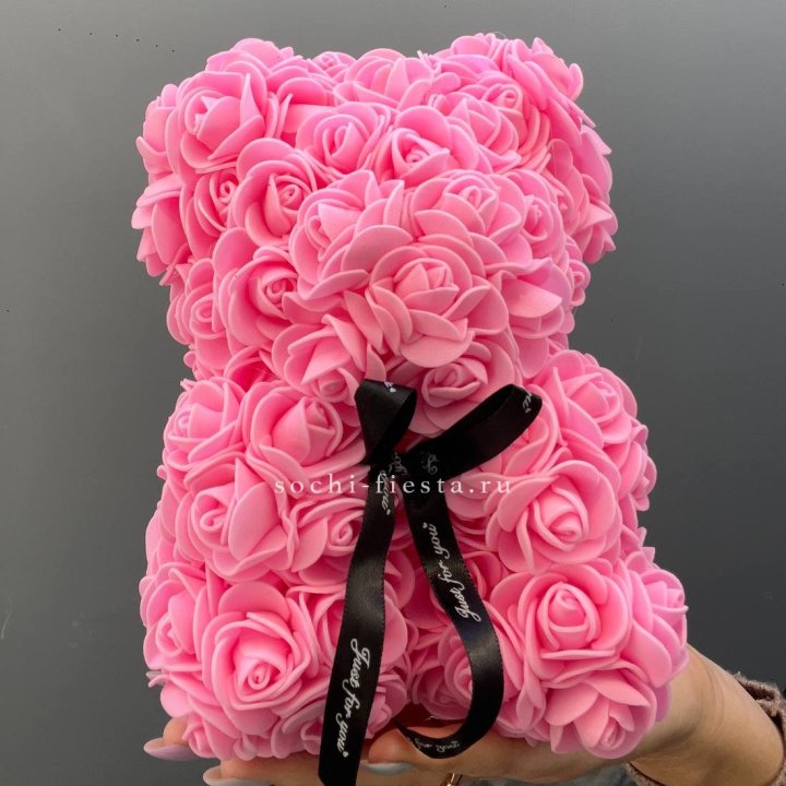 Игрушка медведь из розовых роз в Красноярске