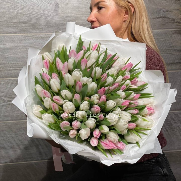 101 тюльпан нежный микс в Красноярске