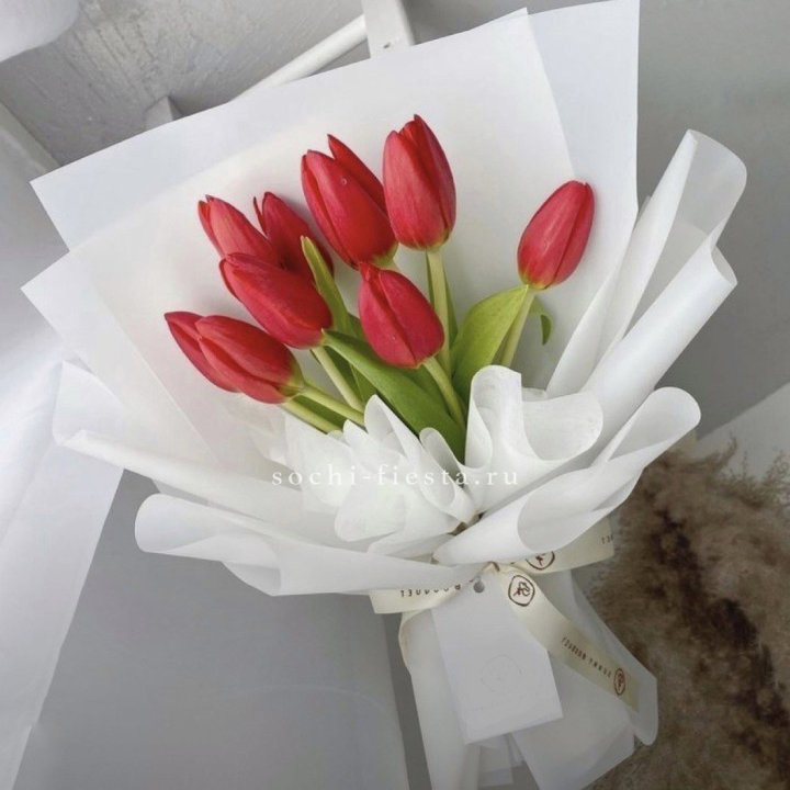 Букет красных тюльпанов в Красноярске