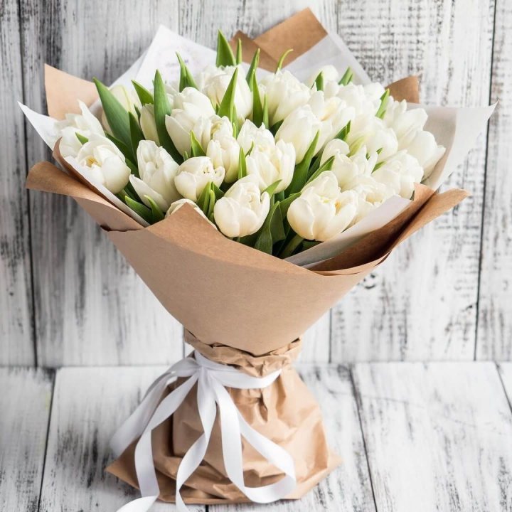 25 белых тюльпанов в Красноярске