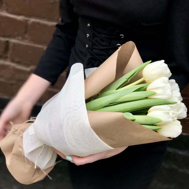 Букет белых тюльпанов в Красноярске